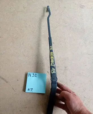 Renault 19 Front wiper blade arm 986895998