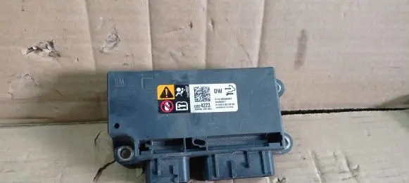 Buick Encore I Airbag control unit/module 13524223