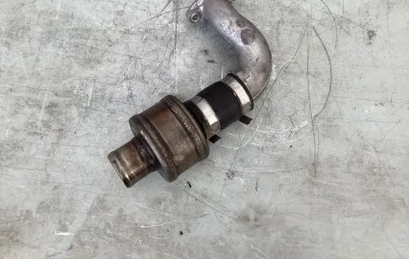 Coolant pipe/hose