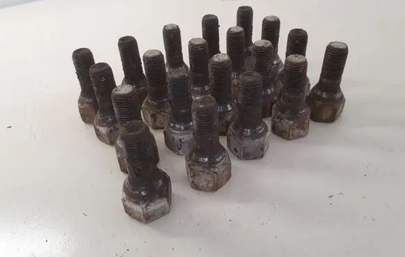 Iveco Daily 3rd gen Nuts/bolts 
