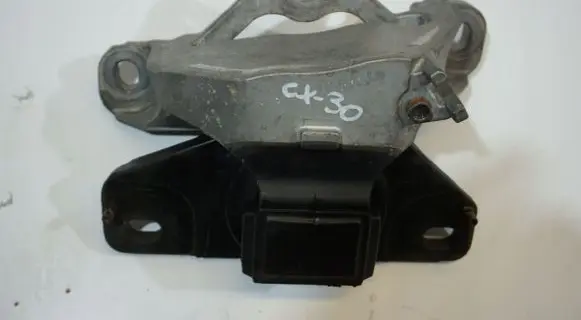 Mazda CX-30 Gearbox mounting bracket 