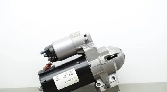 BMW 5 G30 G31 Starter motor 8589891