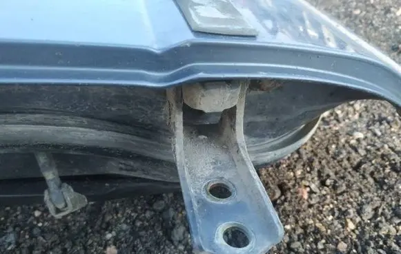 Mitsubishi Outlander Rear door lower hinge