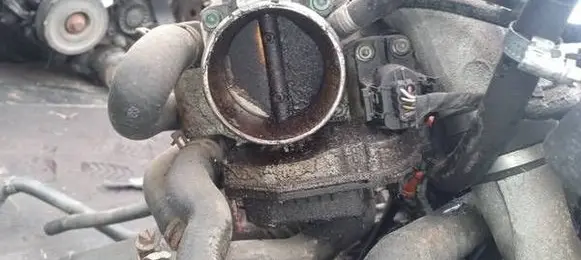 Audi A4 S4 B5 8D Throttle valve 058133063H