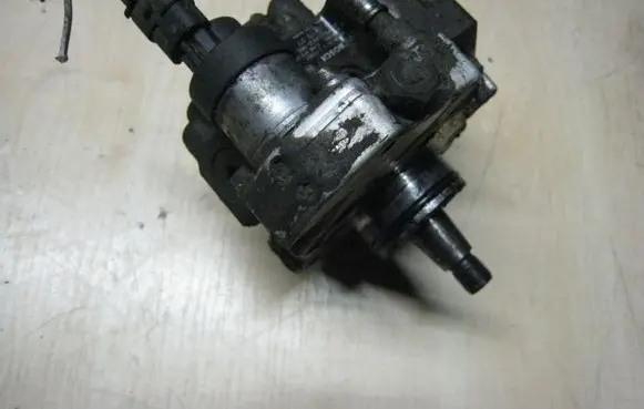 Renault Master II Fuel injection high pressure pump 0445010033 8200170377 CP3S3