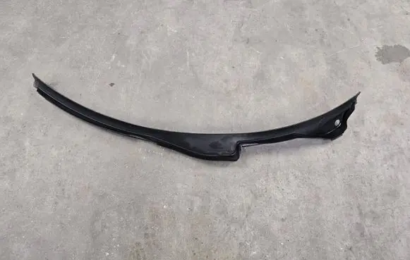 Audi A4 S4 B8 8K Wiper trim 8K1819403