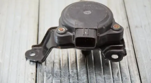 Toyota Prius (XW30) Gear shifter/selector 3558047020