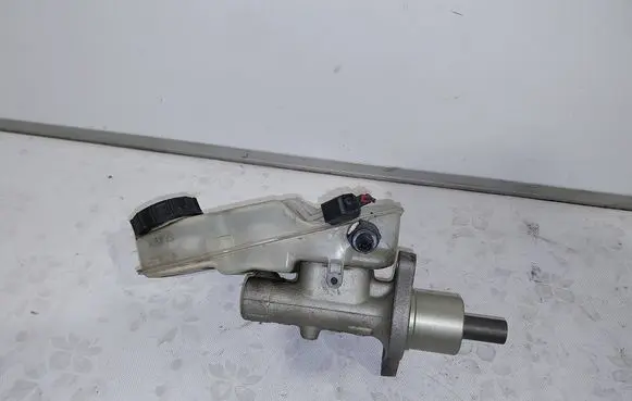 Ford Focus Brake fluid reservoir 03350891031