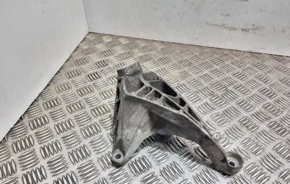 Audi A4 S4 B8 8K Engine mounting bracket 4g01993070