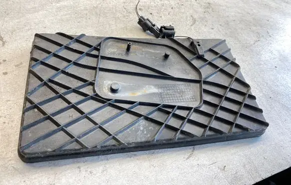 Toyota Avensis T250 Battery box tray cover/lid 7443105080