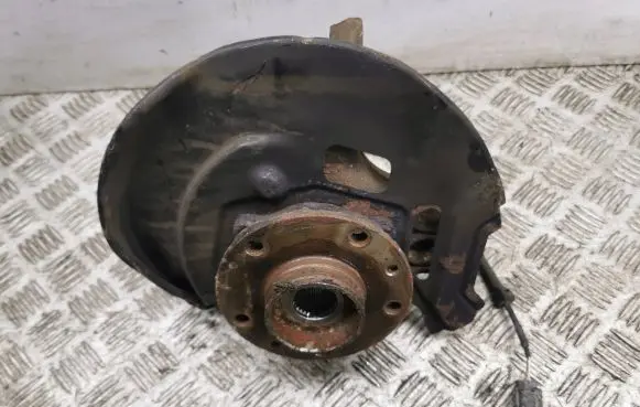 Nissan Qashqai Front wheel hub