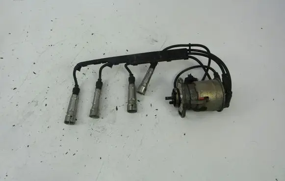 Volkswagen Polo III 6N 6N2 6NF Ignition distributor 