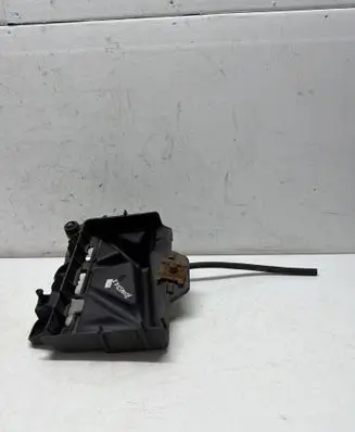 Skoda Roomster (5J) Battery tray 8R0915331