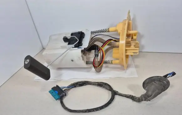 Mercedes-Benz B W246 W242 In-tank fuel pump A2464700894