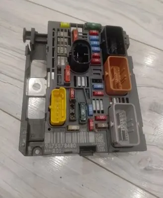 Peugeot 308 BSM Control unit 9675878480