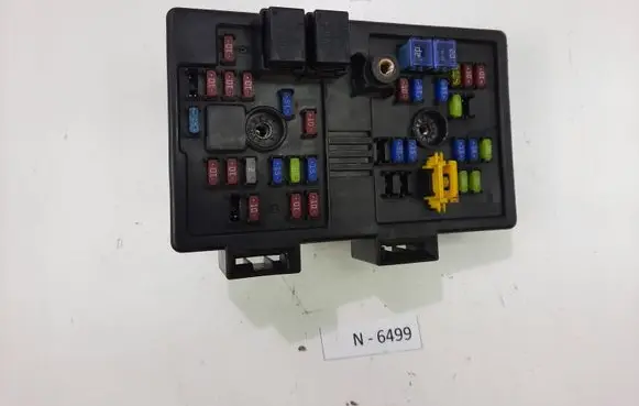 Chevrolet Captiva Fuse module 96821082