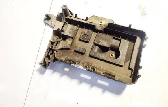 Battery box tray
