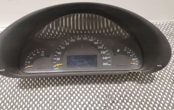 Mercedes-Benz E W211 Speedometer (instrument cluster) A2035401347 110080183 110080183022