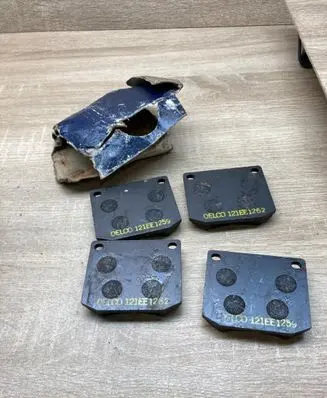 Saab 900 Brake pads (front) 4004121 121EE1262