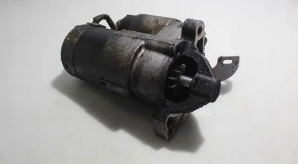 Nissan Almera N16 Starter motor M000T91581