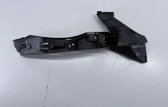 Volkswagen Touareg I Front bumper mounting bracket 7L6807184
