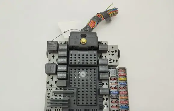 Volvo S60 Fuse module 9162316 08679899 02W333
