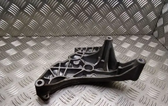 Skoda Yeti (5L) Engine mounting bracket 03L199207