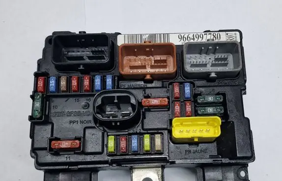 Peugeot 207 BSM Control unit 9664997780 BSMR0700 R07