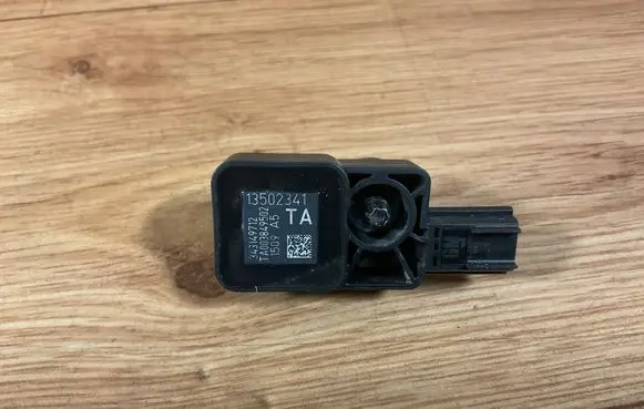 Opel Insignia A Airbag deployment crash/impact sensor 13502341