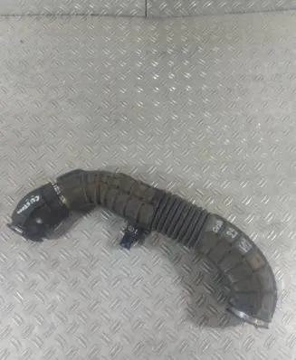 Air intake hose/pipe