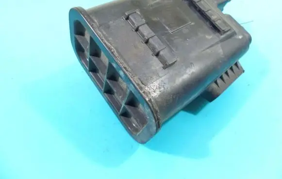 Active carbon filter fuel vapour canister