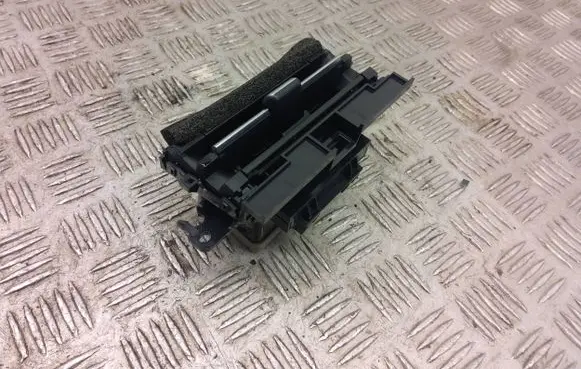 Mazda CX-3 Dash center air vent grill d09w64930