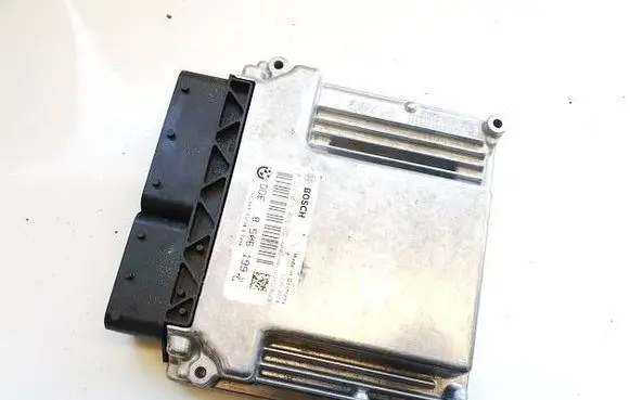 BMW 5 E60 E61 Engine control unit/module 0281016066 DEE850619901