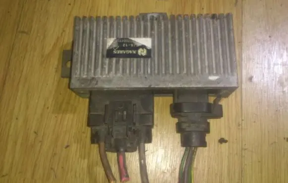 Renault Scenic I Glow plug pre-heat relay 7700111525