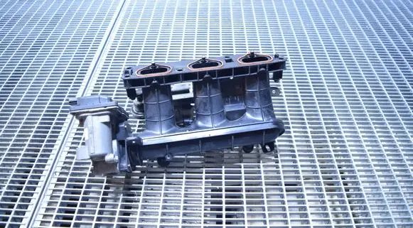 Renault Clio IV Intake manifold 140030105R