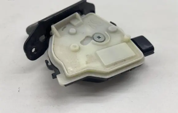 Toyota Prius (XW50) Tailgate/trunk/boot lock/catch/latch