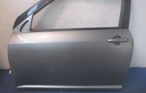 Suzuki Swift I Front door