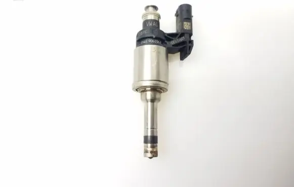 Volkswagen Golf VII Fuel injector 04E906036T