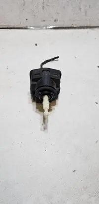 Volkswagen PASSAT B3 Headlight level adjustment motor 1H0941295C