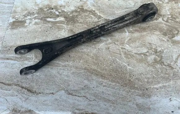 Maserati Ghibli Rear upper control arm/wishbone 69573