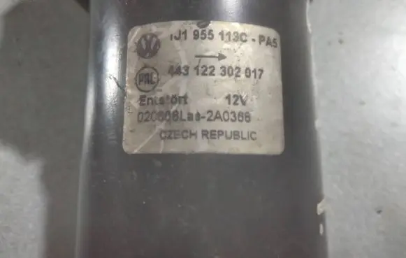 Volkswagen Golf IV Wiper motor 1J1955113C 443122302017