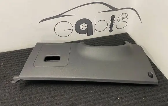 Dashboard lower bottom trim panel