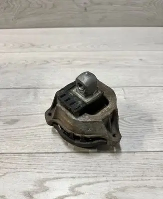 BMW 5 G30 G31 G38 Engine mount bracket 6860471 18091905230