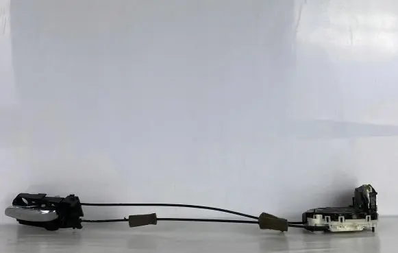 Honda HR-V Sliding door lock M49-14120