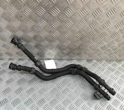 Engine coolant pipe/hose
