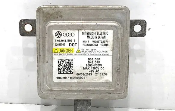 Audi A4 S4 B8 8K Voltage converter/converter module 8K0941597E