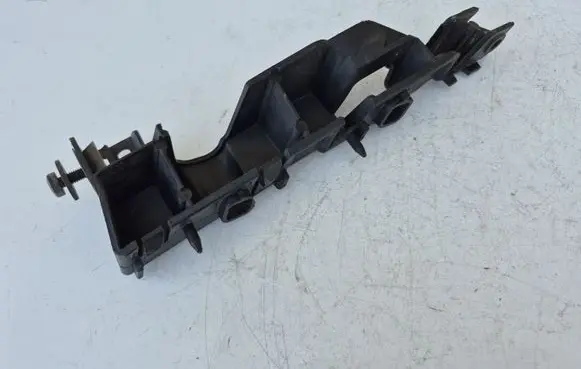 Audi A7 S7 4G Front bumper mounting bracket 4G0807284