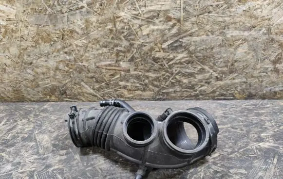 Mazda CX-9 Air intake hose/pipe T439F805AA
