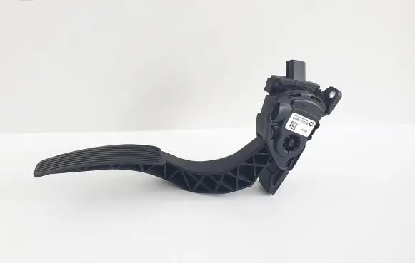 Chrysler 300 - 300C Accelerator throttle pedal 04861714AB 93317200