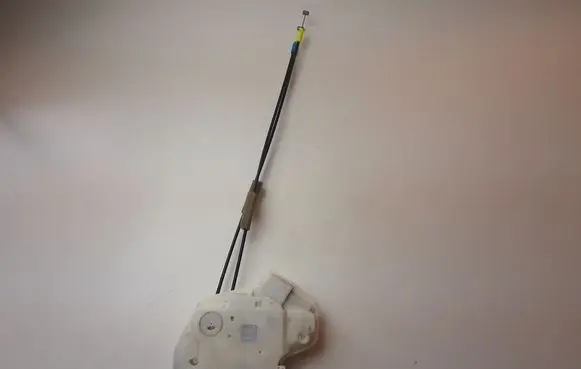 Mitsubishi Outlander Front door lock A047218